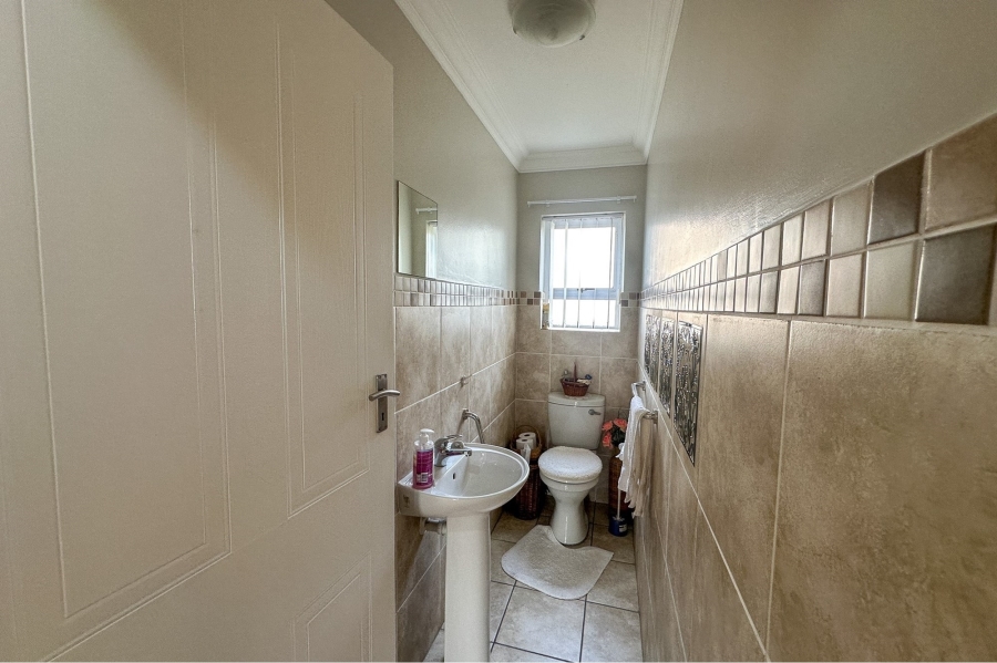 2 Bedroom Property for Sale in Tergniet Western Cape